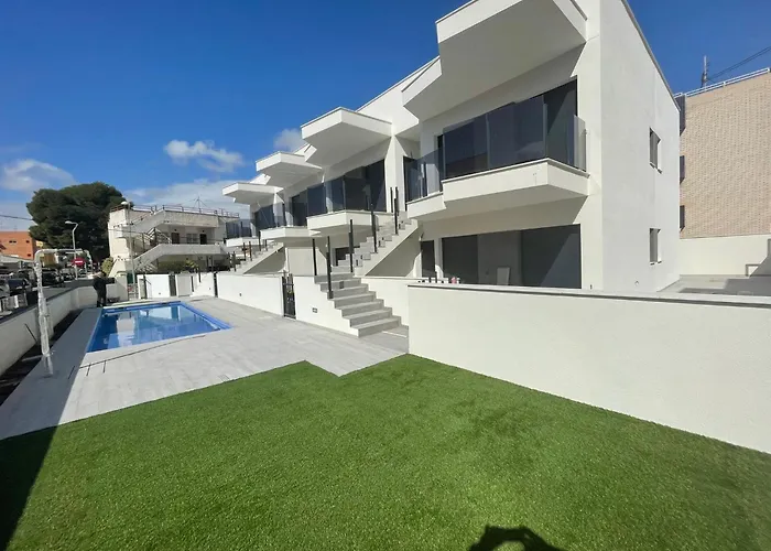 Frontsea Beach Bungalow With Swiming Pool And Long Terrace
